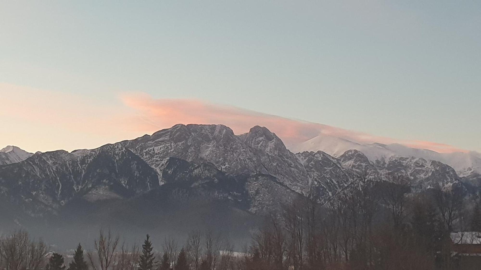 Villa Fortuna - Regionalne Apartamenty & Spa - Sauna, Grill, Jacuzzi Z Widokiem Na Tatry Zakopane Rum bild